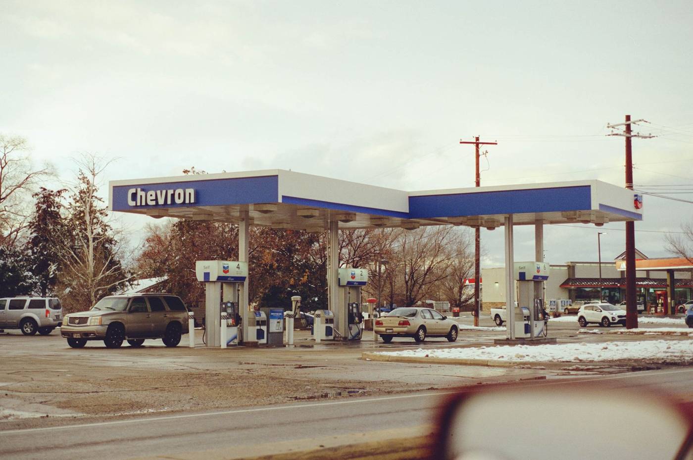 Chevron shares climb as the oil major heads into earnings season with its best quarter since 2022, even as talk of a windfall…
