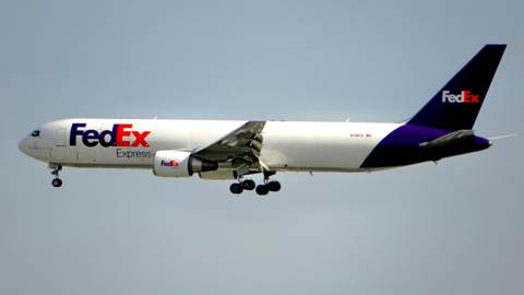 FedEx Earnings Beat as Weak Guidance Sends Stock Down
