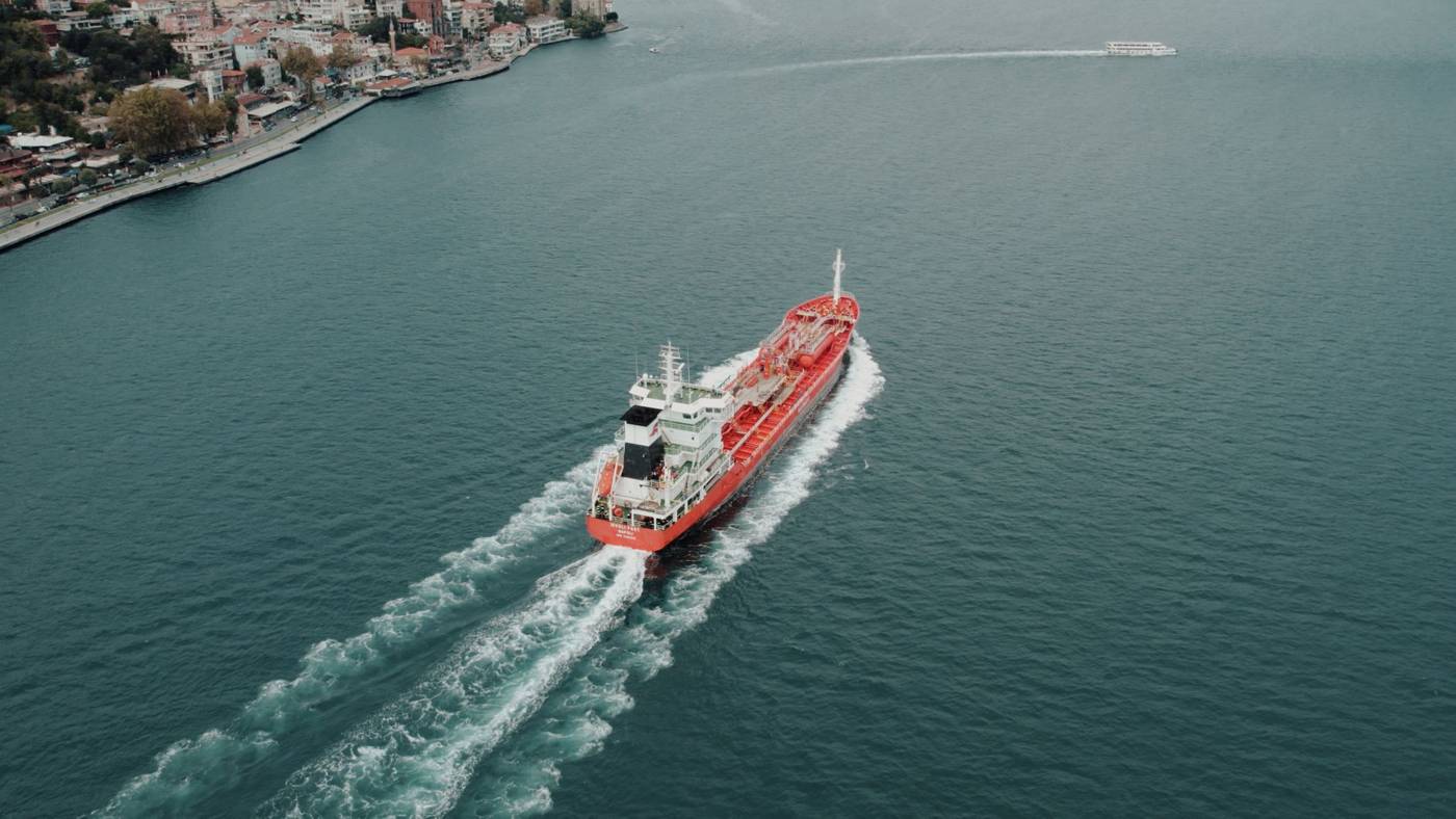 Oil tanker strait of hormuz