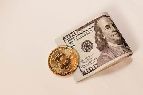 Trump Crypto Profits Hit $1.4 Billion, Far Outpacing His Golf Courses