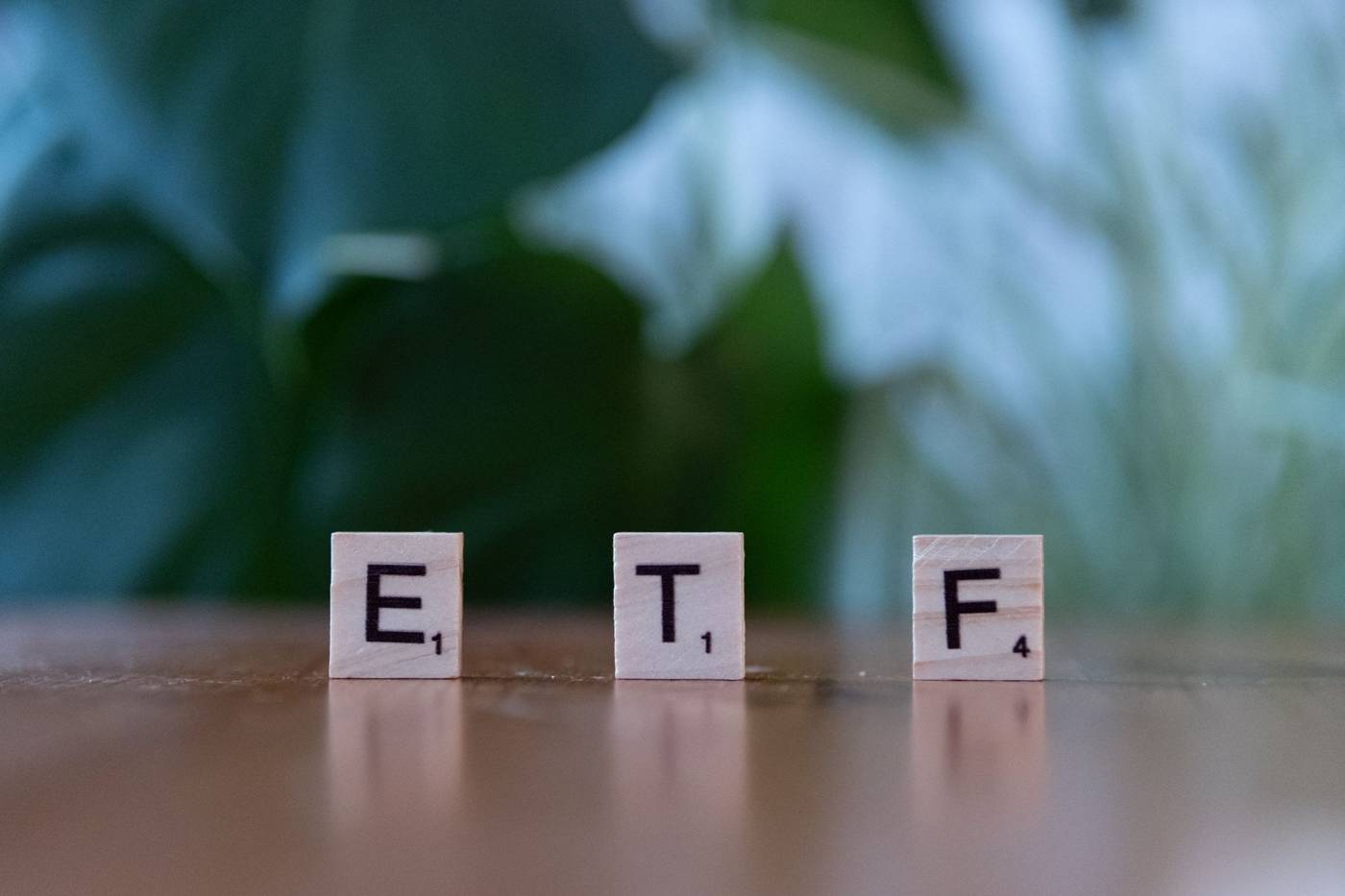 Trump says bitcoin should dodge capital gains tax as the Grayscale Bitcoin Mini Trust ETF trades near 27 dollars, with RSI…